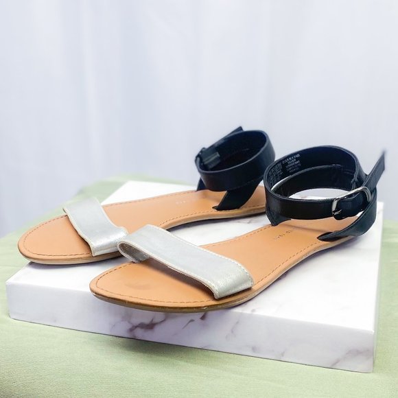 GAP Womens Spring Flats Strappy Black Silver Dressy Sandals - Picture 3 of 8